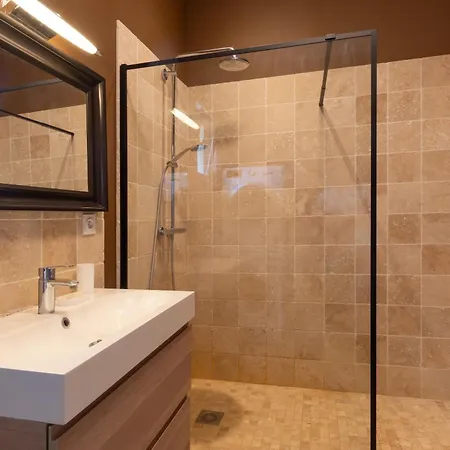 Beau Avec Couloir De Nage Apartment